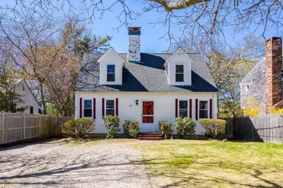 11 Maine Ave
