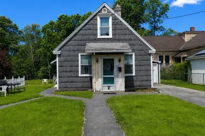 8 River Ave 1