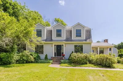 23 Poquanticut Ave 1