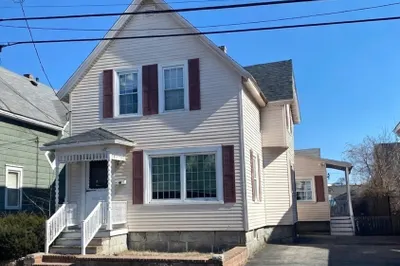 211 Mount Hope St 1