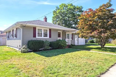 152 Armsby St 1