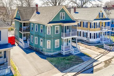 242 Parker St