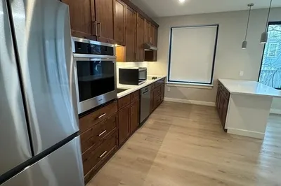 400 West Broadway #208