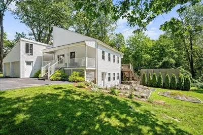 201 Baldwin St 1