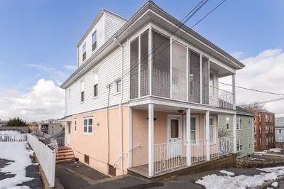 2 Roslyn Street Court #2 1