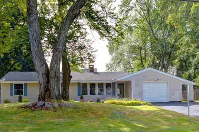 44 Ruthellen Rd