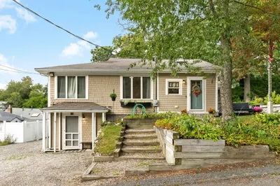 21 Shepard Ave 1