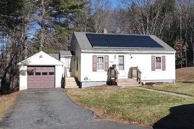 133 Douglas Rd
