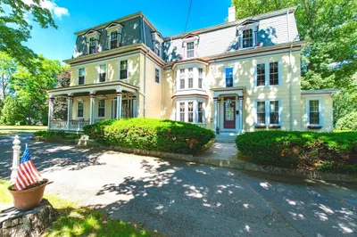 48 Mendon St 1
