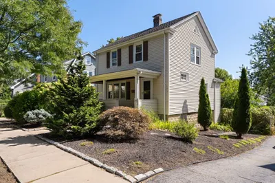152 Mount Vernon St 1