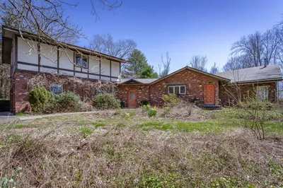 125 Russellville Road 1