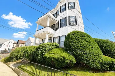 19 Bradford St #3 1