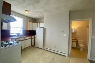 594 Somerville Avenue #2B 1