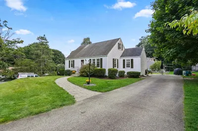 8 Upland Road 1