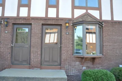 1051 Elm St #5 1