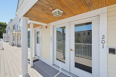 24 S Bulfinch St #201 1
