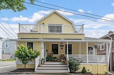 32 Maple Avenue