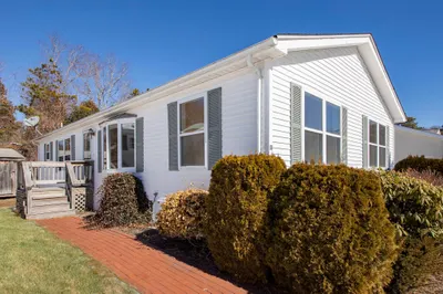 51 Campbell Dr 1