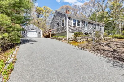 16 Cedar Ln