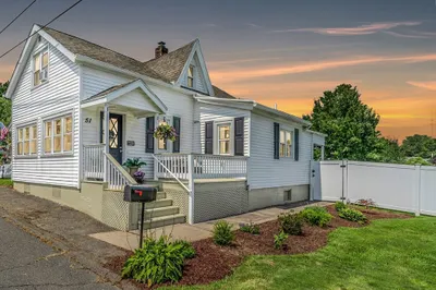 51 Maplehurst Ave