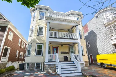 1636 Columbia Rd #3