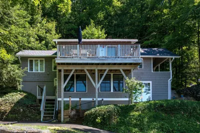 136 Buckland Rd 1