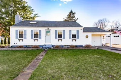 18 Chapman Ave 1