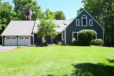 4 Fieldstone Drive 1