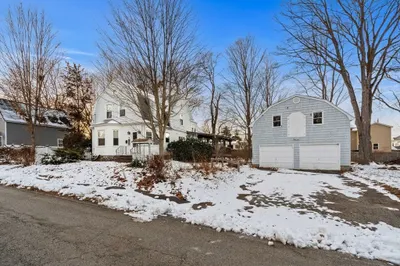 41 Agawam Ave