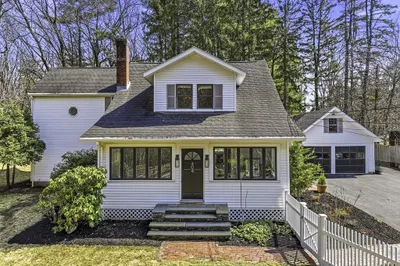 404 Wattaquadock Hill Rd 1
