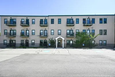 426 Mt Hope Street #303 1