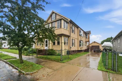 21-23 Colchester St #21 1