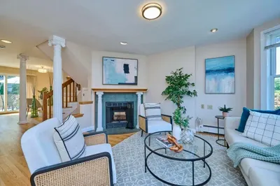 626 Washington Street #4