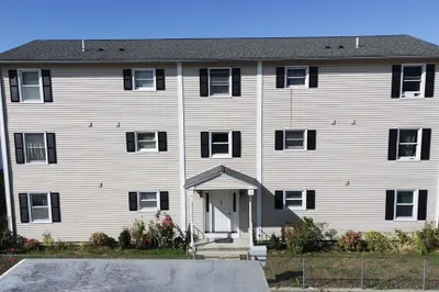 170 Perry Ave #1B