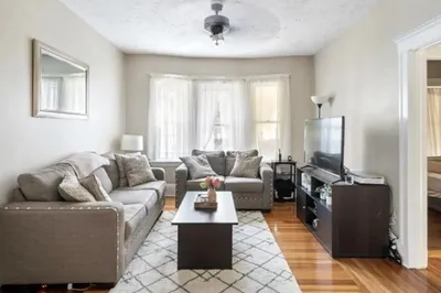 44 Green Leaf Ave #2