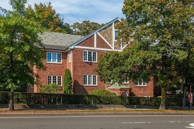 549 Centre St #3
