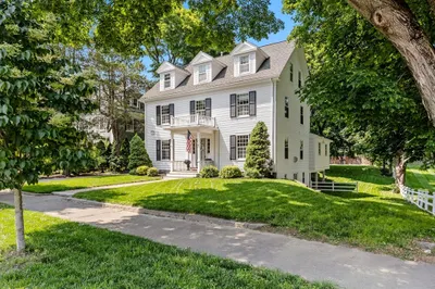 6 Leavitt St 1