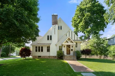 39 Ingraham Road 1