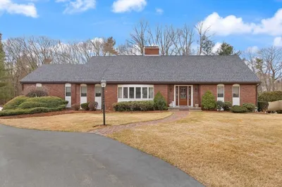 5 Magnolia Dr