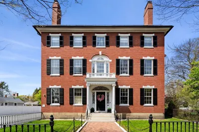 328 Essex Street #4 1