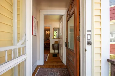 10 Howes Street 1