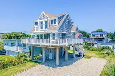11 Shore Dr 1