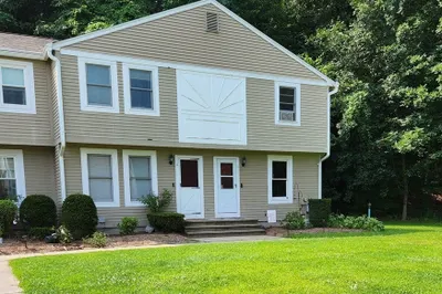 1430 Russell Rd #13