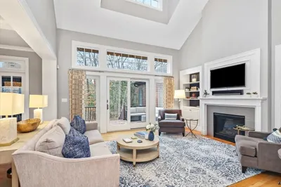 22 Raynor Drive #22 1