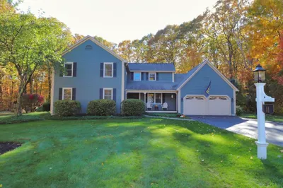 11 Fairway Ln