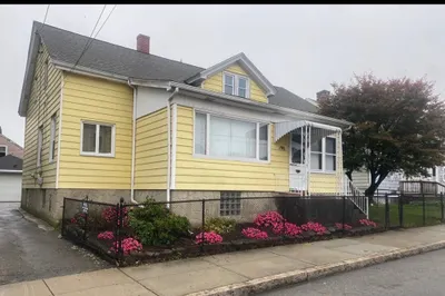 198 John St 1