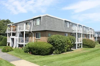 145 Essex Ave #304