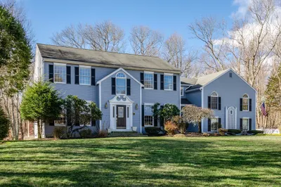 6 Oakcrest Road