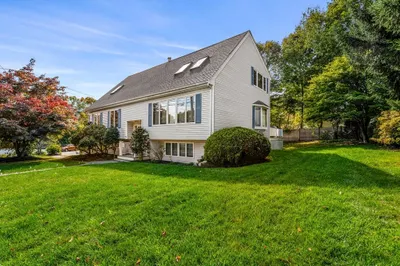 200 Robbins St 1