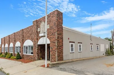31 City Hall Ave 1